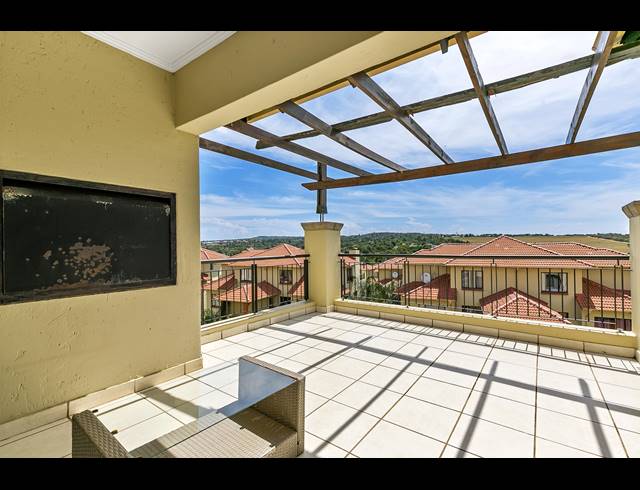 2 BEDROOM APARTMENT SOLD IN SUNNINGHILL